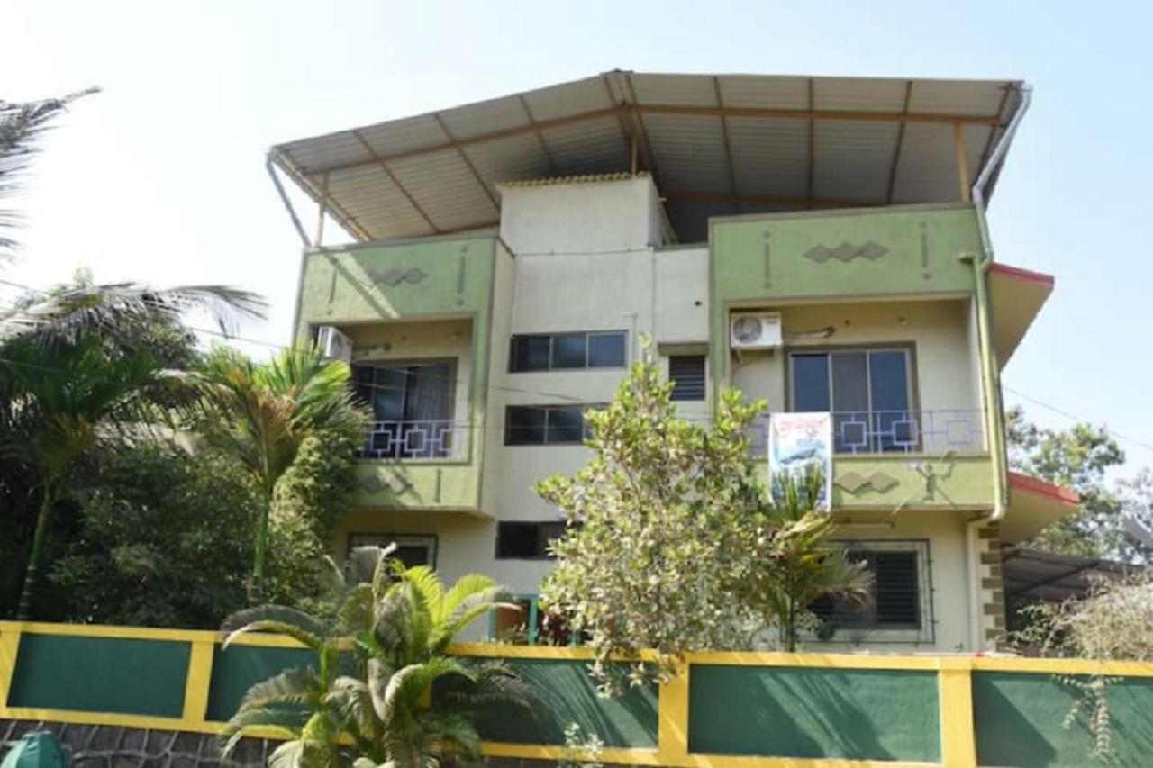 Gulmohar Cottages - Home Stay In Alībāg Eksteriør bilde
