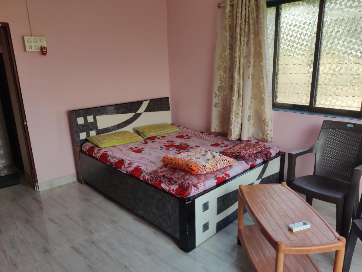 Gulmohar Cottages - Home Stay In Alībāg Eksteriør bilde