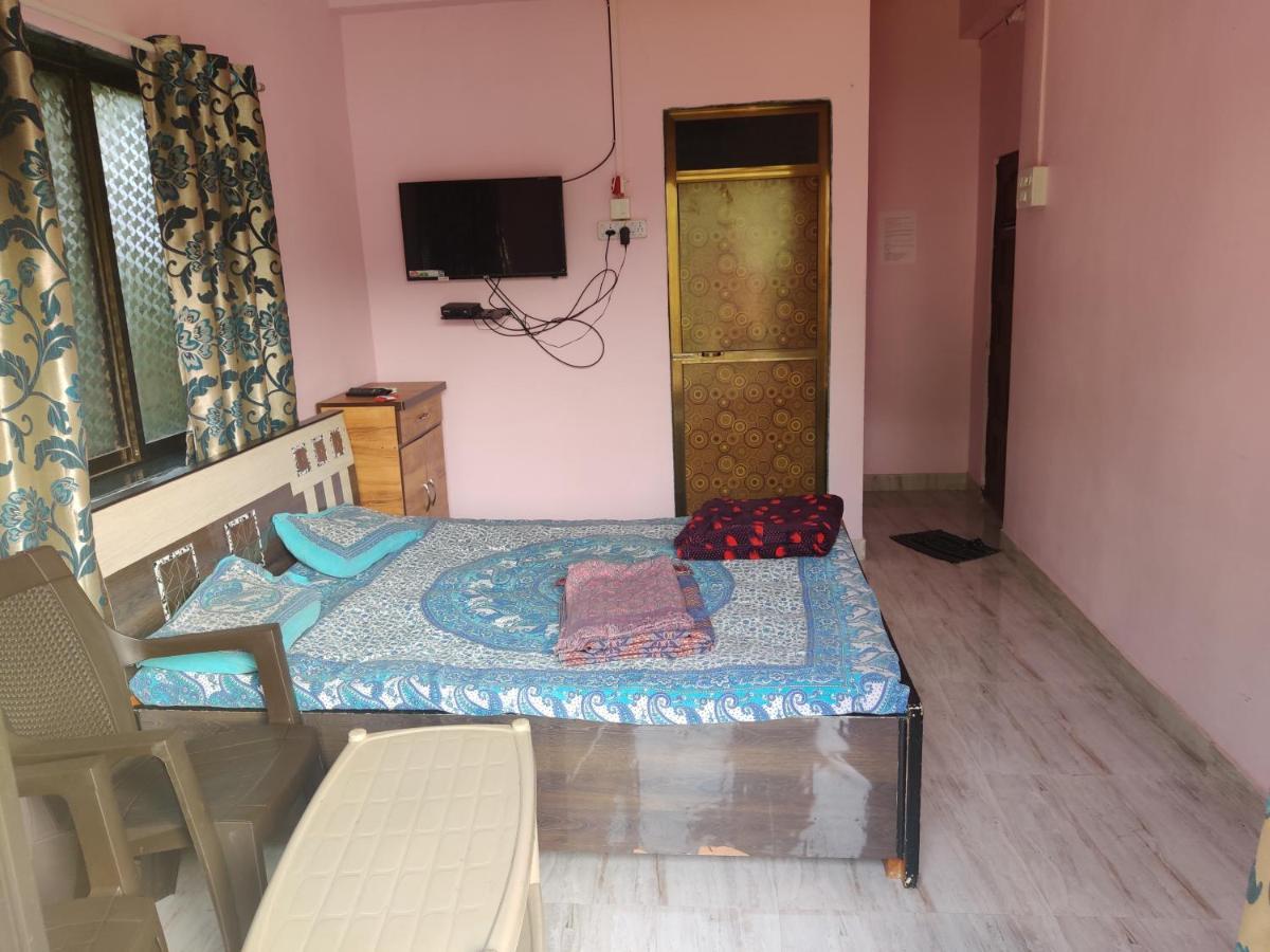Gulmohar Cottages - Home Stay In Alībāg Eksteriør bilde