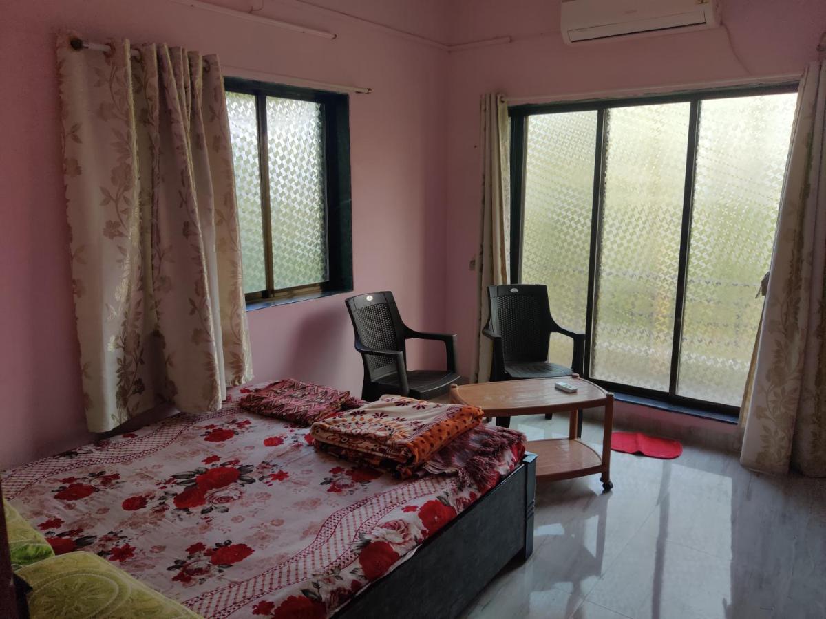 Gulmohar Cottages - Home Stay In Alībāg Eksteriør bilde
